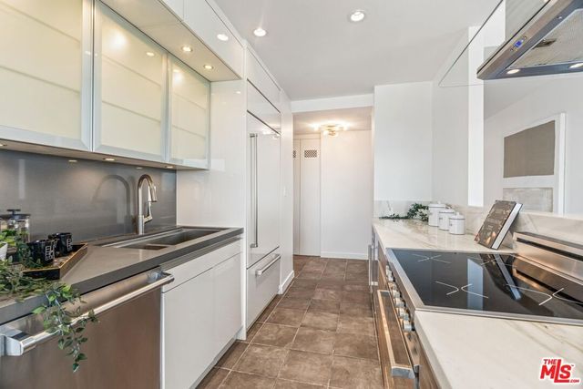 1155 N La Cienega Boulevard 508, West Hollywood, CA 90069