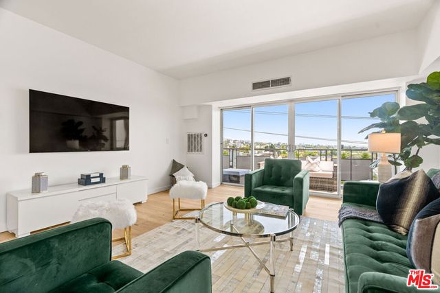 1155 N La Cienega Boulevard 508, West Hollywood, CA 90069