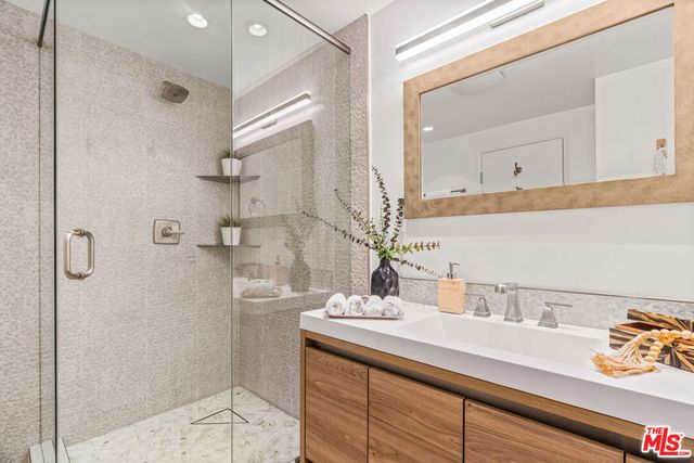 1155 N La Cienega Boulevard 508, West Hollywood, CA 90069