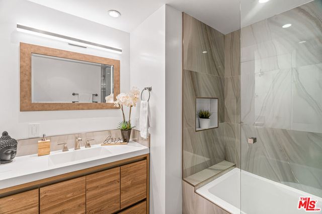 1155 N La Cienega Boulevard 508, West Hollywood, CA 90069