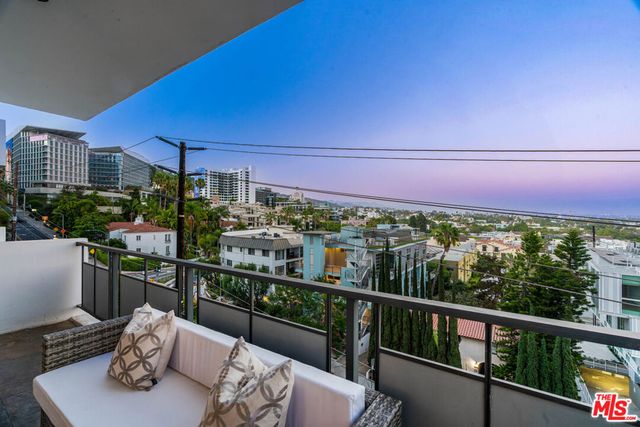 1155 N La Cienega Boulevard 508, West Hollywood, CA 90069