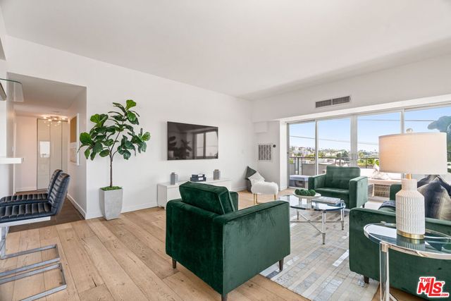1155 N La Cienega Boulevard 508, West Hollywood, CA 90069