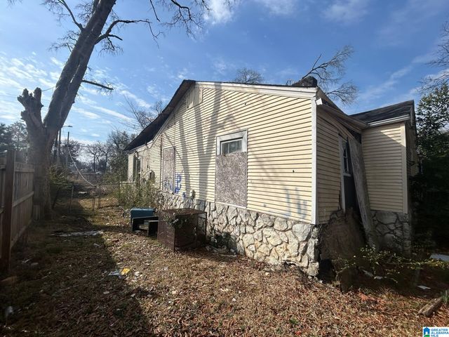 1825 MONROE AVENUE SW, Birmingham, AL 35211