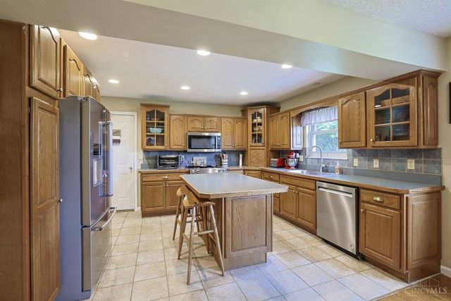 2061 Edinburg Lane, Fairfield, OH 45014