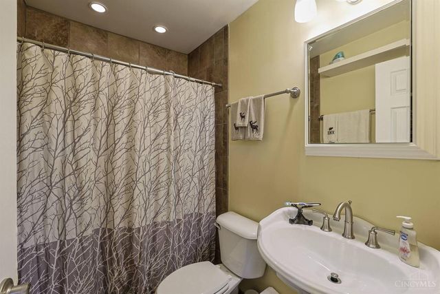2061 Edinburg Lane, Fairfield, OH 45014