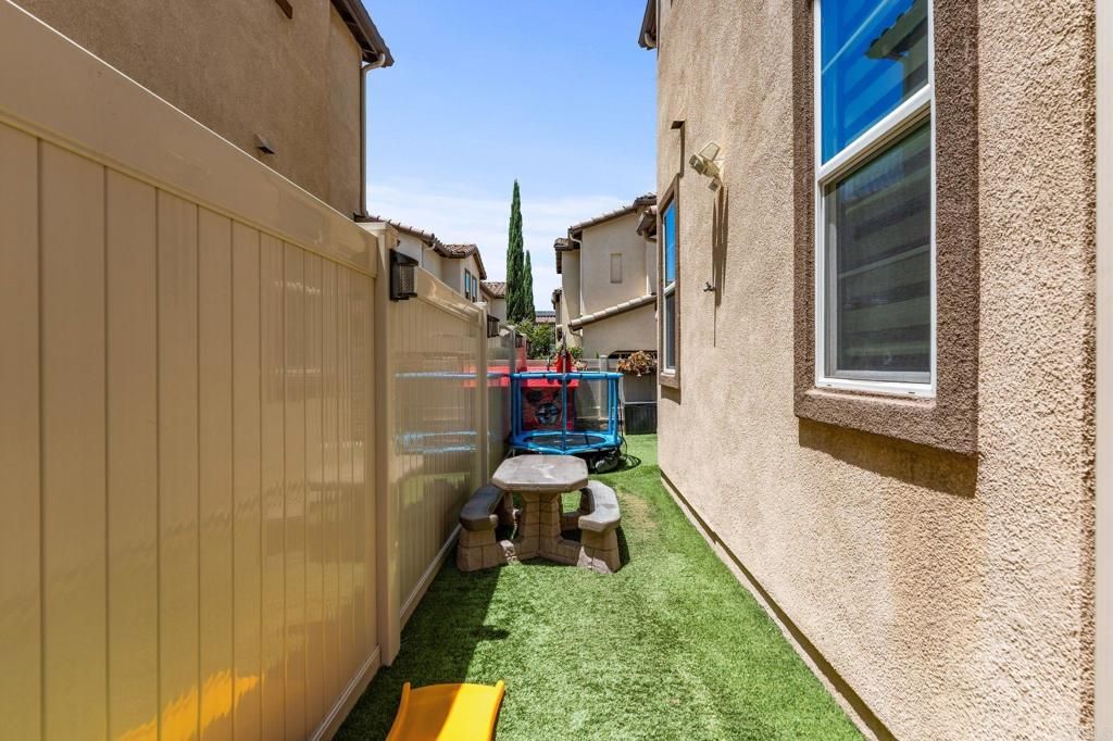 Image 19 of property listing at 1704 Cal Orchid Place 3, Chula Vista, CA 91913