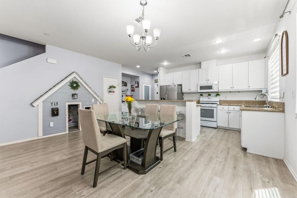 Image 3 of property listing at 1704 Cal Orchid Place 3, Chula Vista, CA 91913