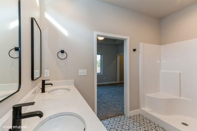 1020 Linden Lane, Ely, IA 52227