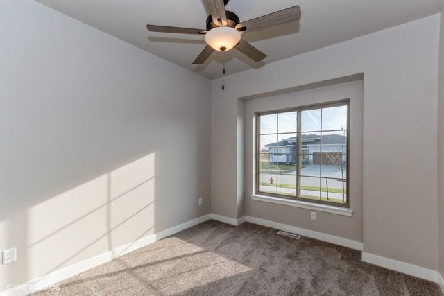 1020 Linden Lane, Ely, IA 52227