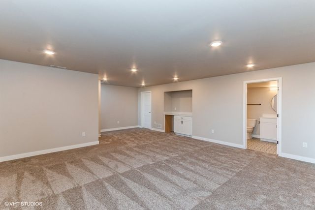 1020 Linden Lane, Ely, IA 52227