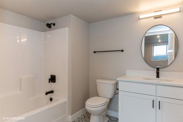 1020 Linden Lane, Ely, IA 52227