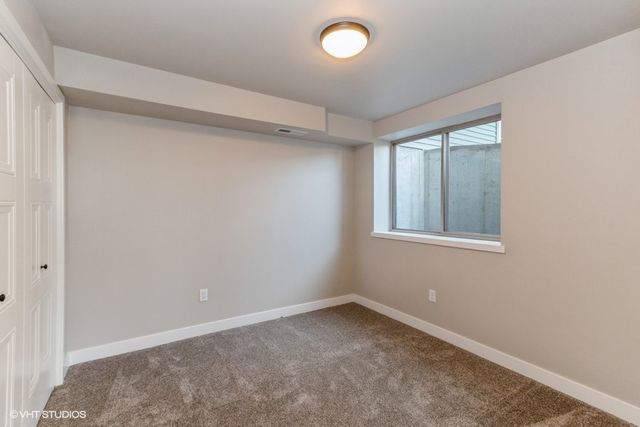 1020 Linden Lane, Ely, IA 52227