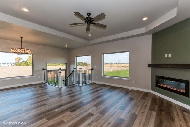 1020 Linden Lane, Ely, IA 52227