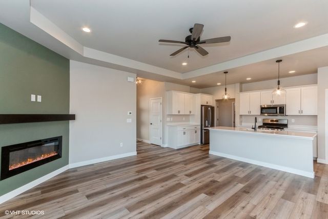 1020 Linden Lane, Ely, IA 52227