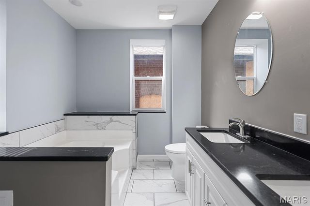 4112 W Belle Place, St Louis, MO 63108