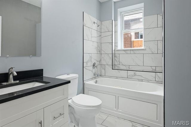 4112 W Belle Place, St Louis, MO 63108