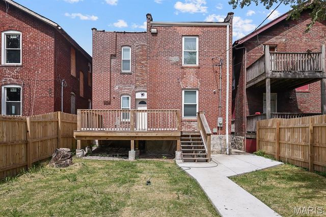 4112 W Belle Place, St Louis, MO 63108