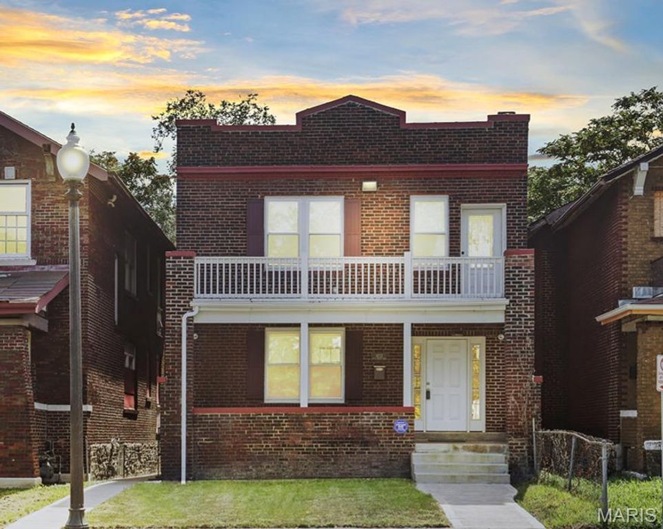 4112 W Belle Place, St Louis, MO 63108