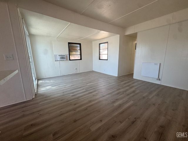 6201 Wible Rd 57, Bakersfield, CA 93313