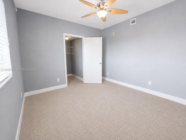 14951 Royal Oaks Lane 2002, North Miami, FL 33181