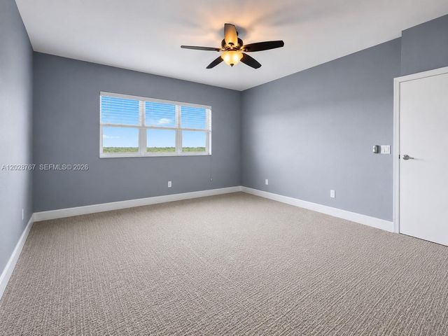 14951 Royal Oaks Lane 2002, North Miami, FL 33181