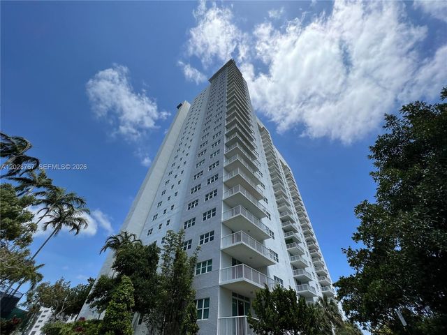 14951 Royal Oaks Lane 2002, North Miami, FL 33181