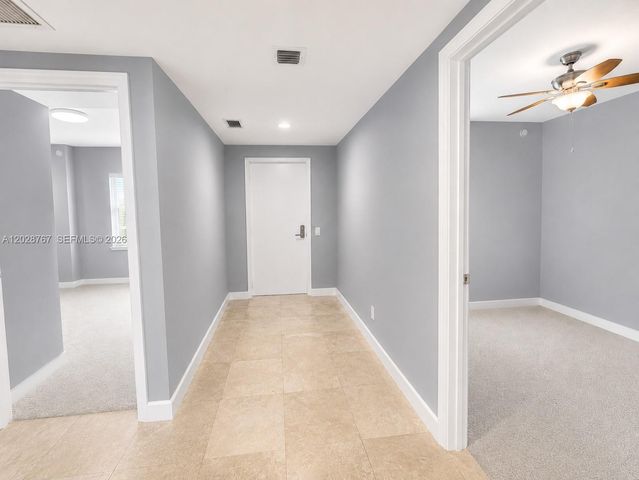 14951 Royal Oaks Lane 2002, North Miami, FL 33181