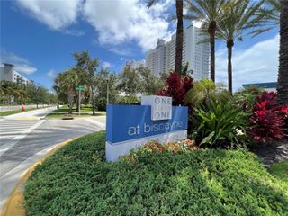 14951 Royal Oaks Lane 2002, North Miami, FL 33181