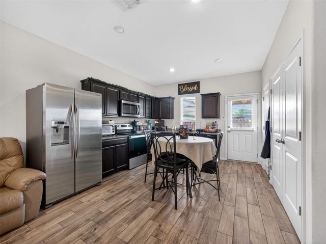 109 Rainey DR, Jarrell, TX 76537