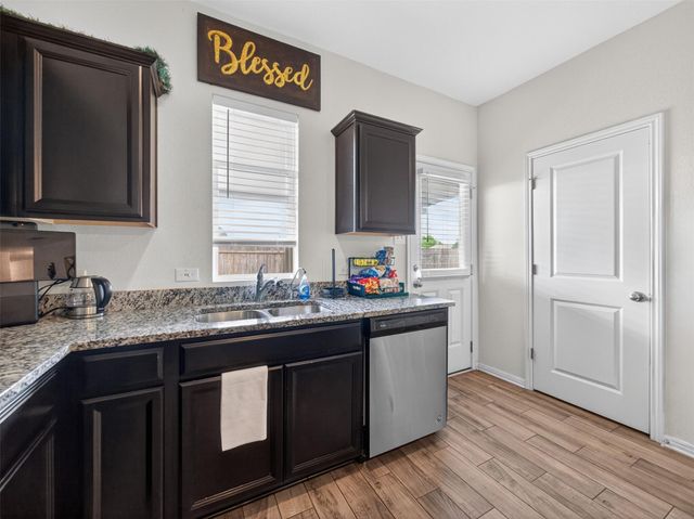109 Rainey DR, Jarrell, TX 76537