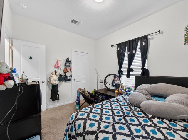 109 Rainey DR, Jarrell, TX 76537