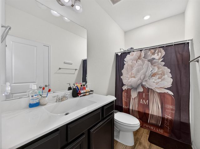 109 Rainey DR, Jarrell, TX 76537