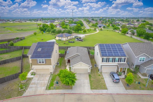 109 Rainey DR, Jarrell, TX 76537