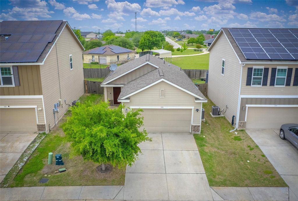 109 Rainey DR, Jarrell, TX 76537