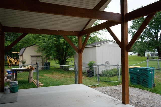 612 Wilkinson LN, White House, TN 37188