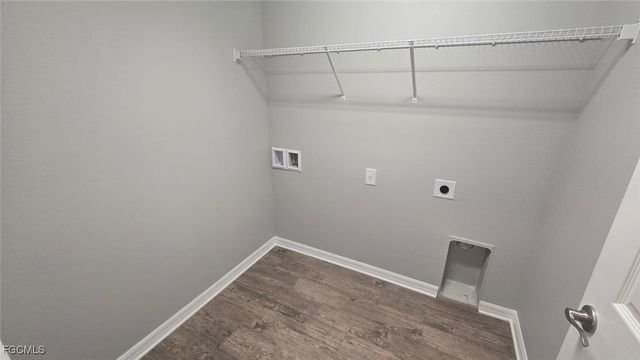 927 SW Embers TER, Cape Coral, FL 33991