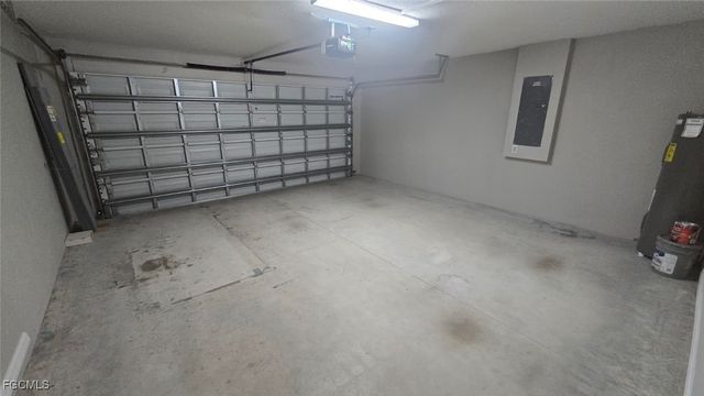 927 SW Embers TER, Cape Coral, FL 33991