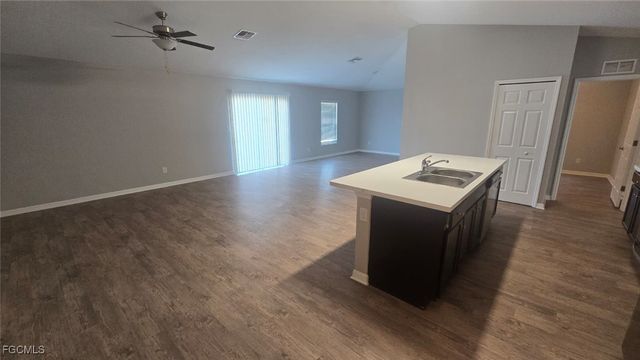 927 SW Embers TER, Cape Coral, FL 33991