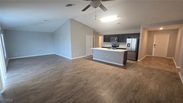 927 SW Embers TER, Cape Coral, FL 33991