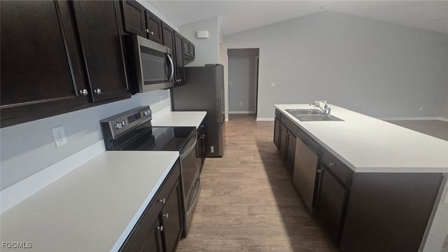 927 SW Embers TER, Cape Coral, FL 33991