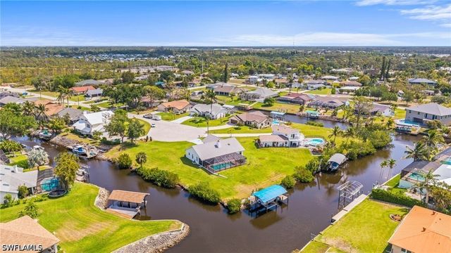 20640 Porthole CT, Estero, FL 33928