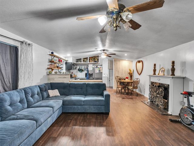 7225 7225 Libby Lane, Pearland, TX 77584