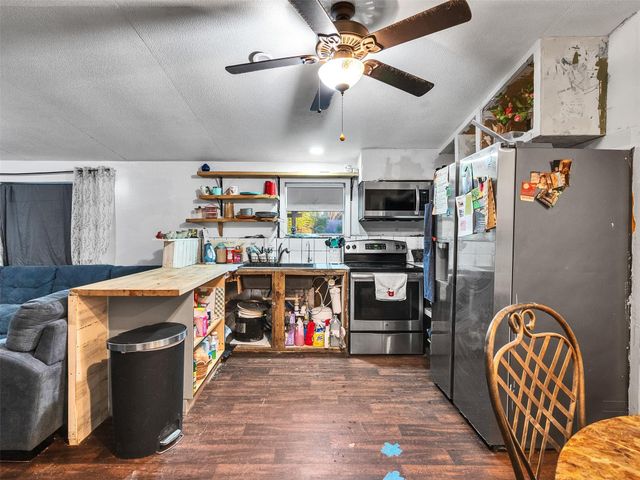 7225 7225 Libby Lane, Pearland, TX 77584