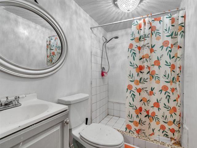 7225 7225 Libby Lane, Pearland, TX 77584