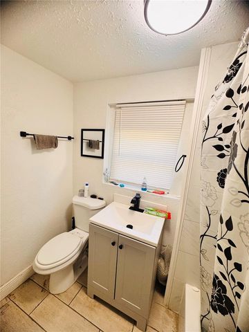 8710 N TANGERINE PLACE, Tampa, FL 33617