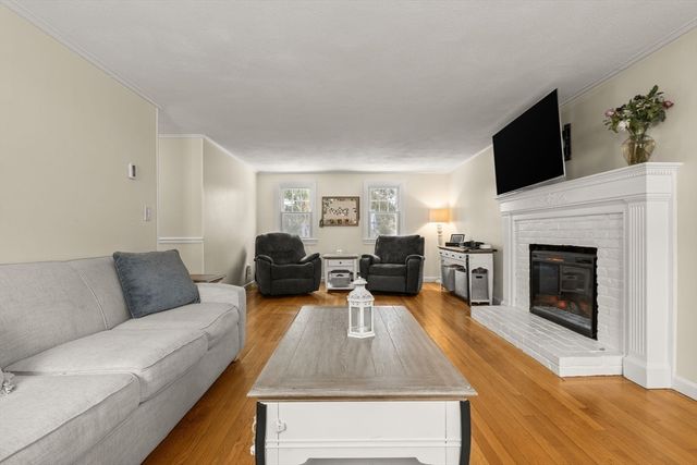 17 Sunrise Ave, Plymouth, MA 02360