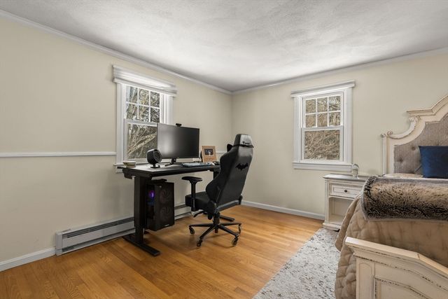 17 Sunrise Ave, Plymouth, MA 02360