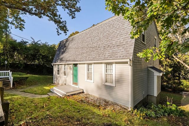 17 Sunrise Ave, Plymouth, MA 02360
