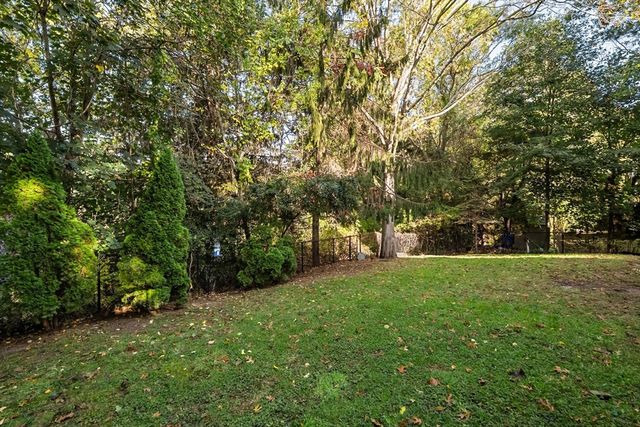 17 Sunrise Ave, Plymouth, MA 02360