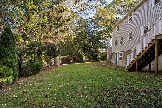 17 Sunrise Ave, Plymouth, MA 02360